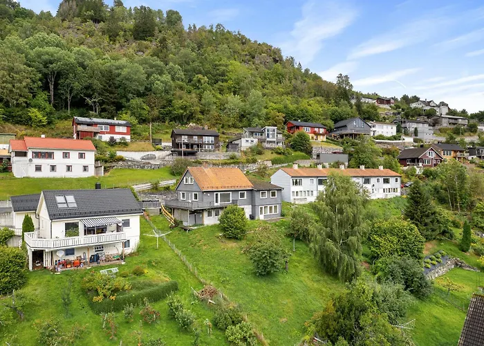 6 Bedroom House With Great View