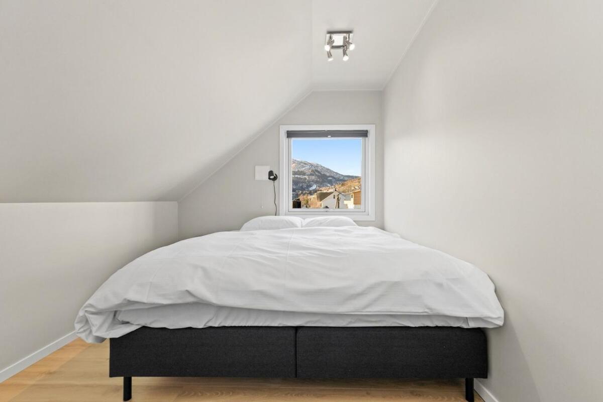 Feriehus 6 Bedroom House With Great View Sogndal