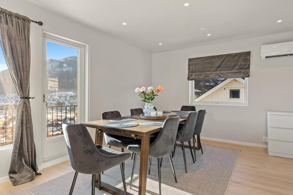 6 Bedroom House With Great View Feriehus