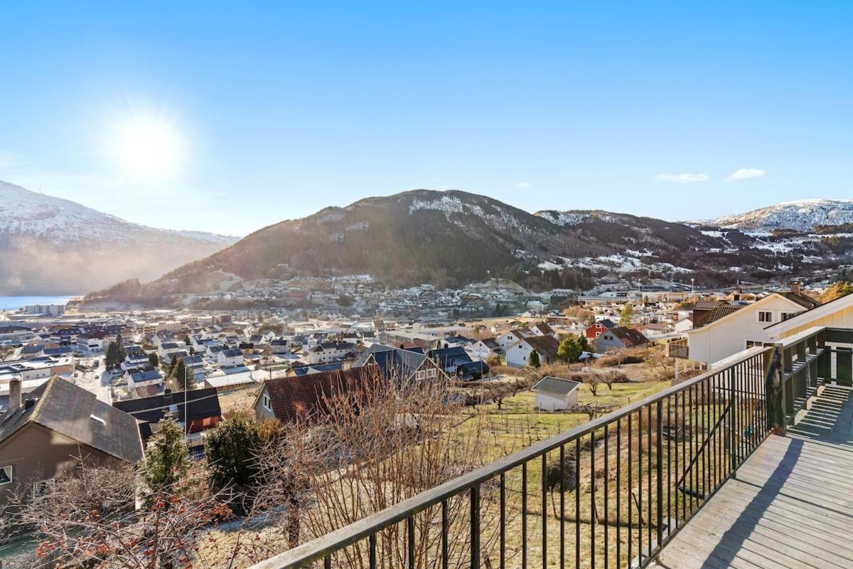 6 Bedroom House With Great View Sogndal